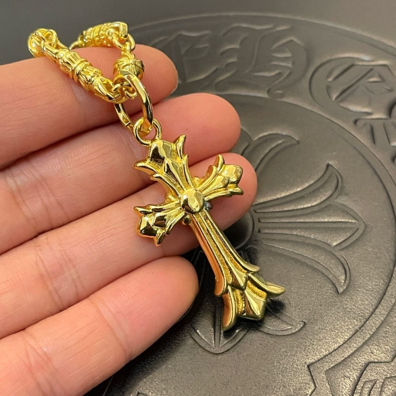 Ch*0me He**ts necklaces